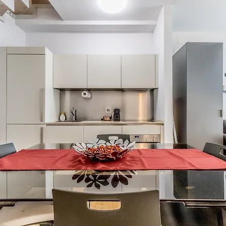 Casa Malupa Luxury Apts. Colosseum Monti Rzym